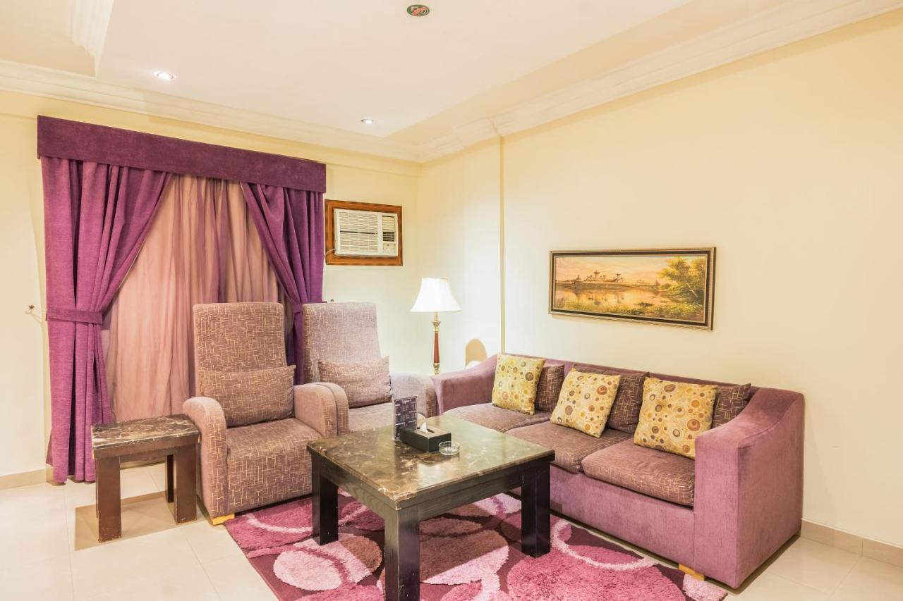 Nawarah Al Takhassusi Aparthotel Riad Exterior foto